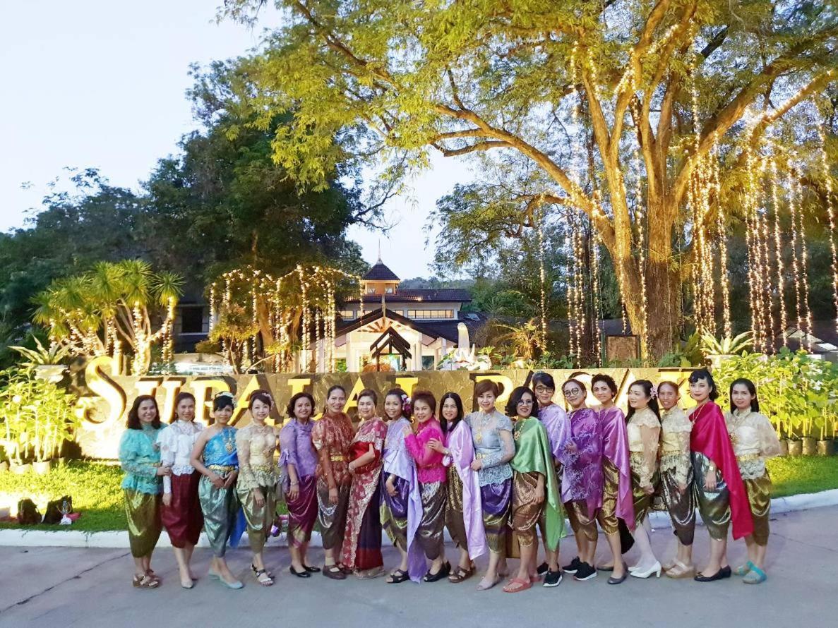 Supalai Pasak Resort Hotel And Spa Kaeng Khoi Exteriör bild